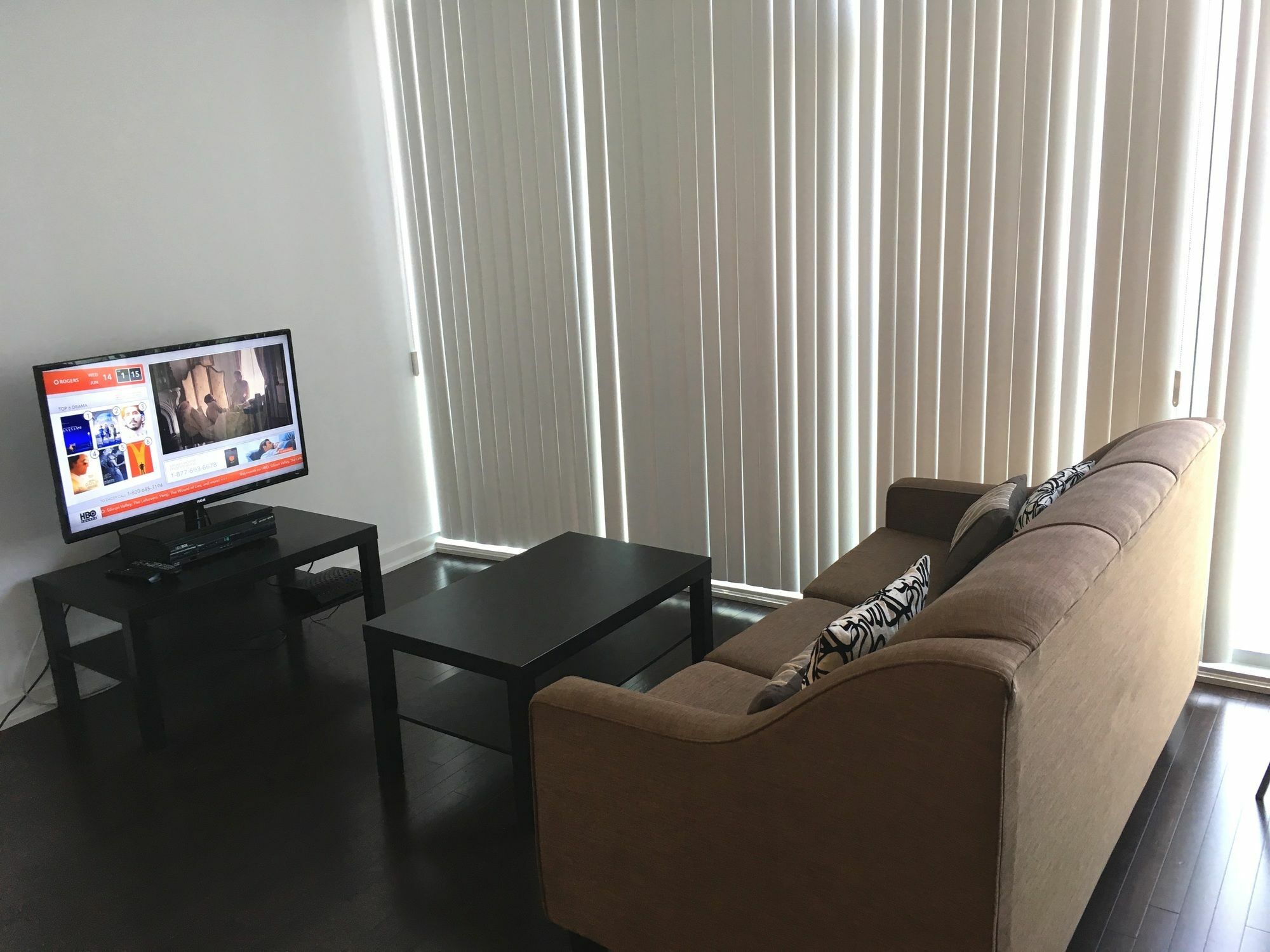Trinity Suites - Condo On York Street 多伦多 外观 照片
