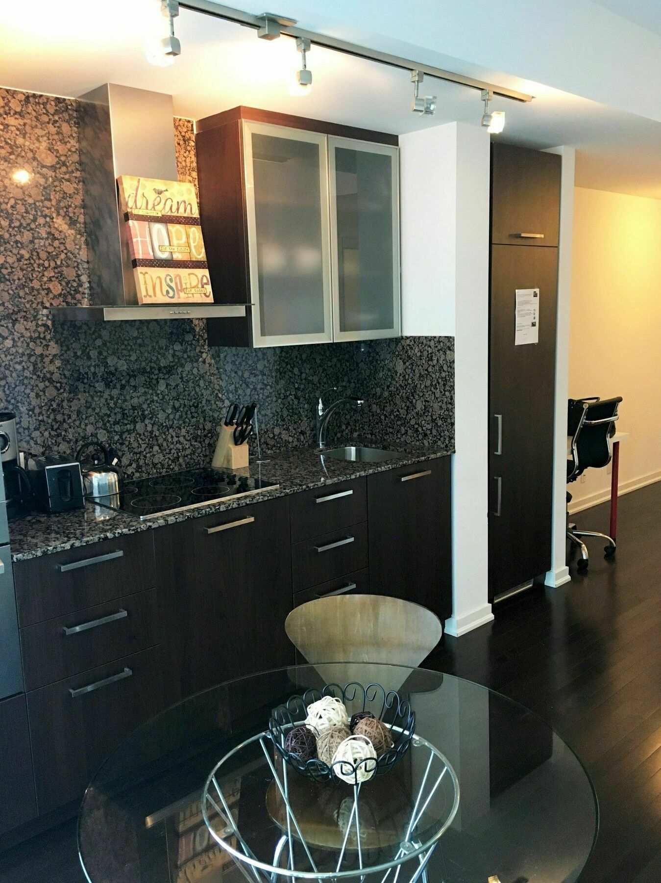 Trinity Suites - Condo On York Street 多伦多 外观 照片